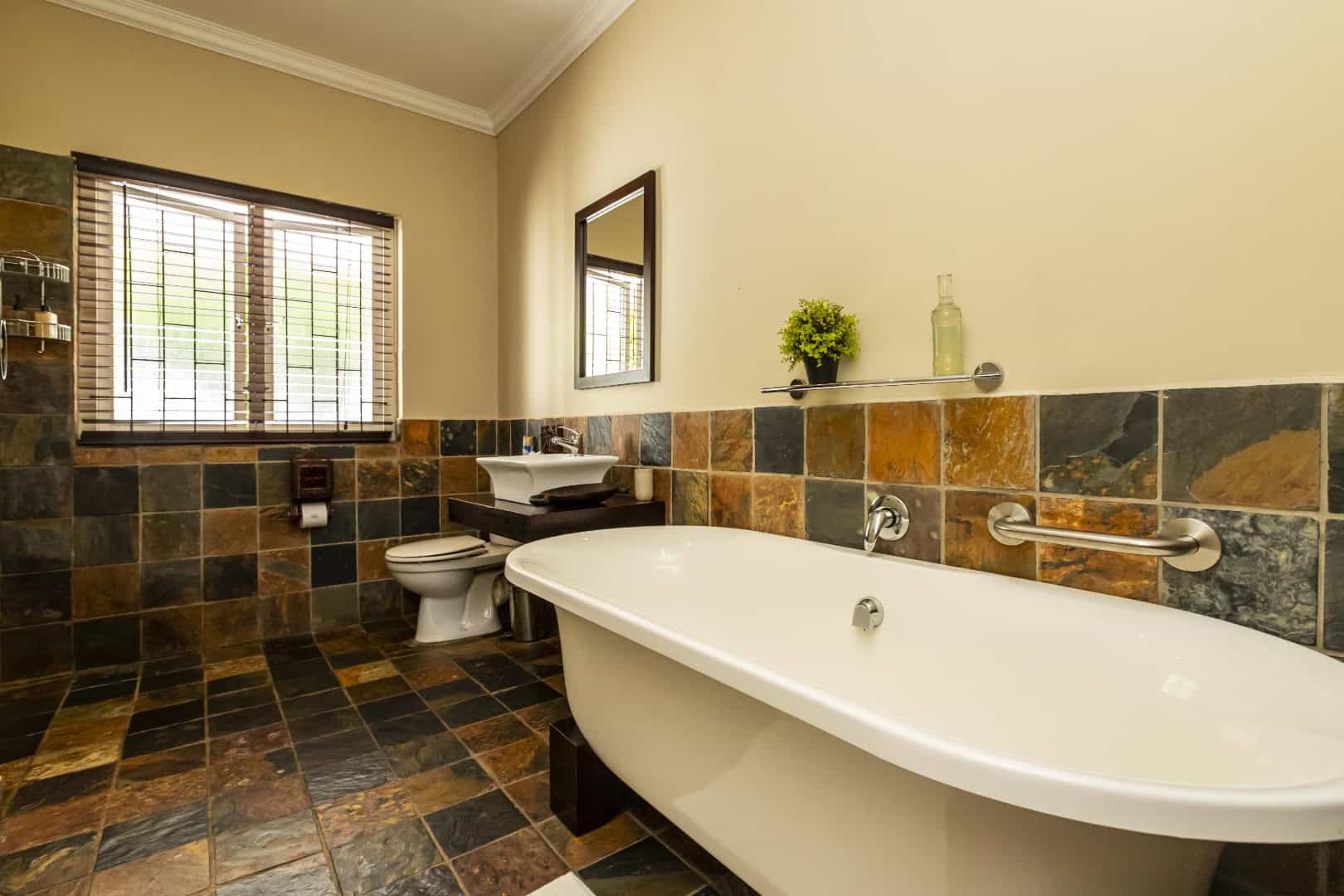 Home Fish Eagle Manor Home Gallery 4